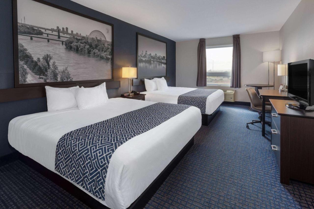 Super 8 By Wyndham Lachenaie/Terrebonne Bagian luar foto